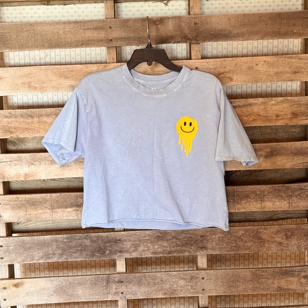 Casual Light Blue Crop Top with Yellow Smiley